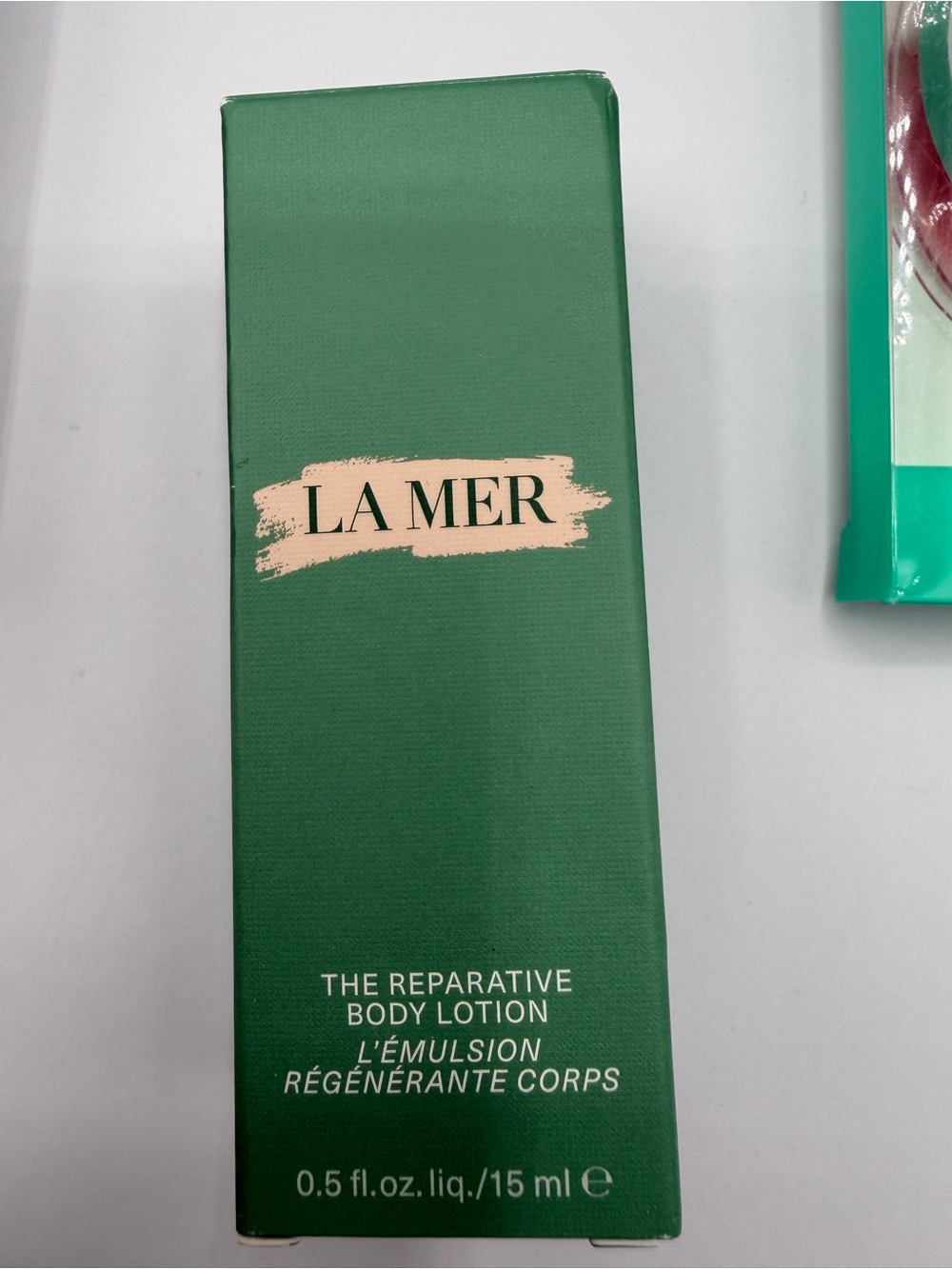 10-Piece NWT Beauty Bundle with La Mer, Kat Von D and much more - Picture 3 of 10